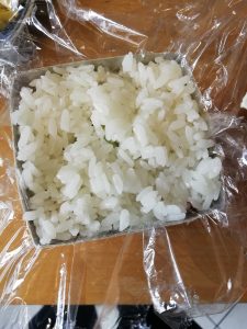 Reis und Sushi-Zutaten im Packung